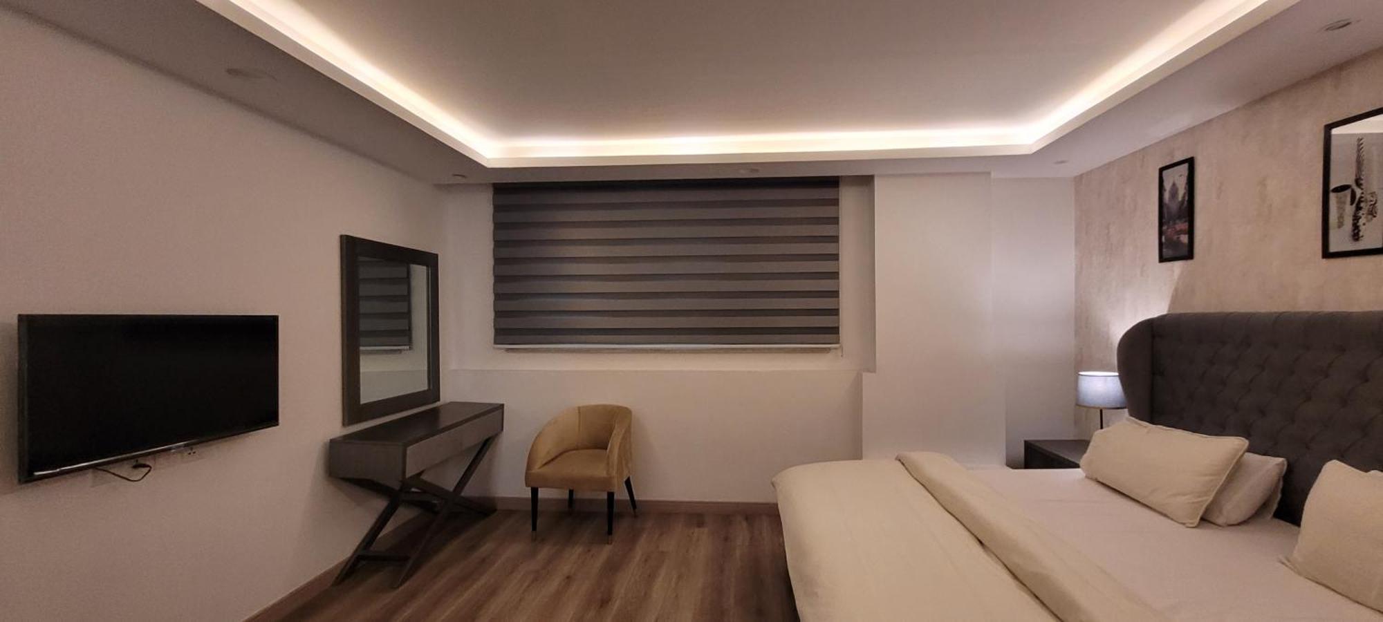 Goldcrest Luxury Apartments Лахор Екстериор снимка