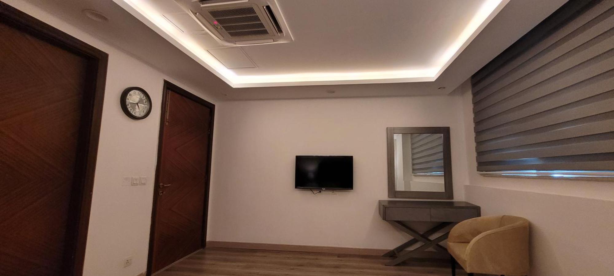 Goldcrest Luxury Apartments Лахор Екстериор снимка