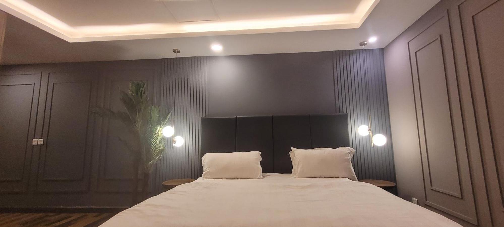 Goldcrest Luxury Apartments Лахор Екстериор снимка