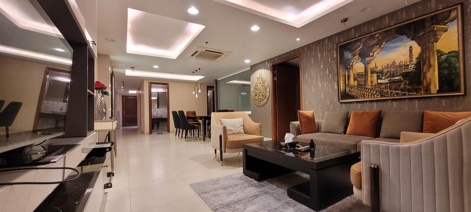 Goldcrest Luxury Apartments Лахор Екстериор снимка