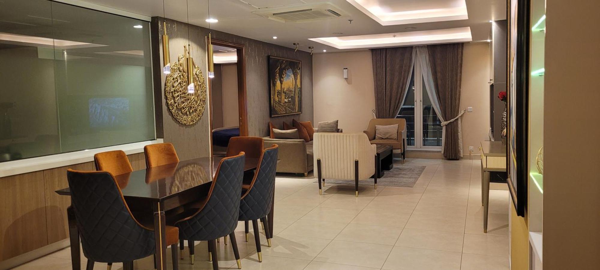 Goldcrest Luxury Apartments Лахор Екстериор снимка