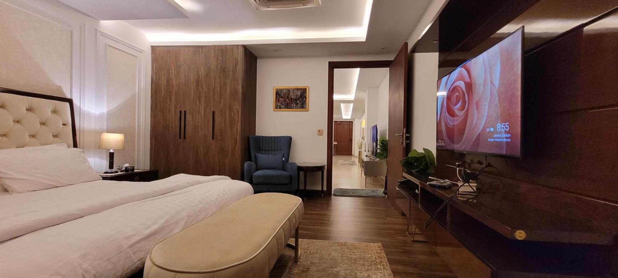Goldcrest Luxury Apartments Лахор Екстериор снимка