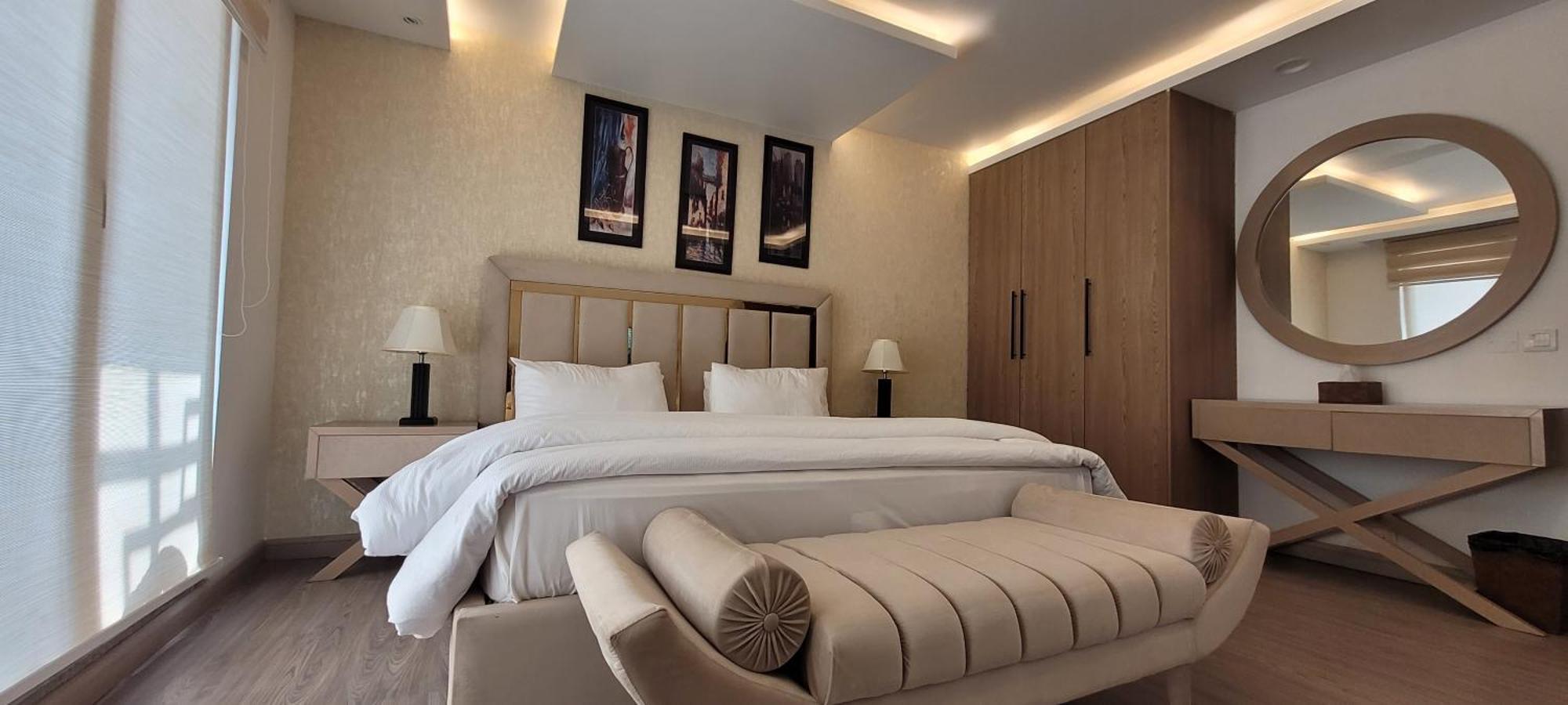 Goldcrest Luxury Apartments Лахор Екстериор снимка