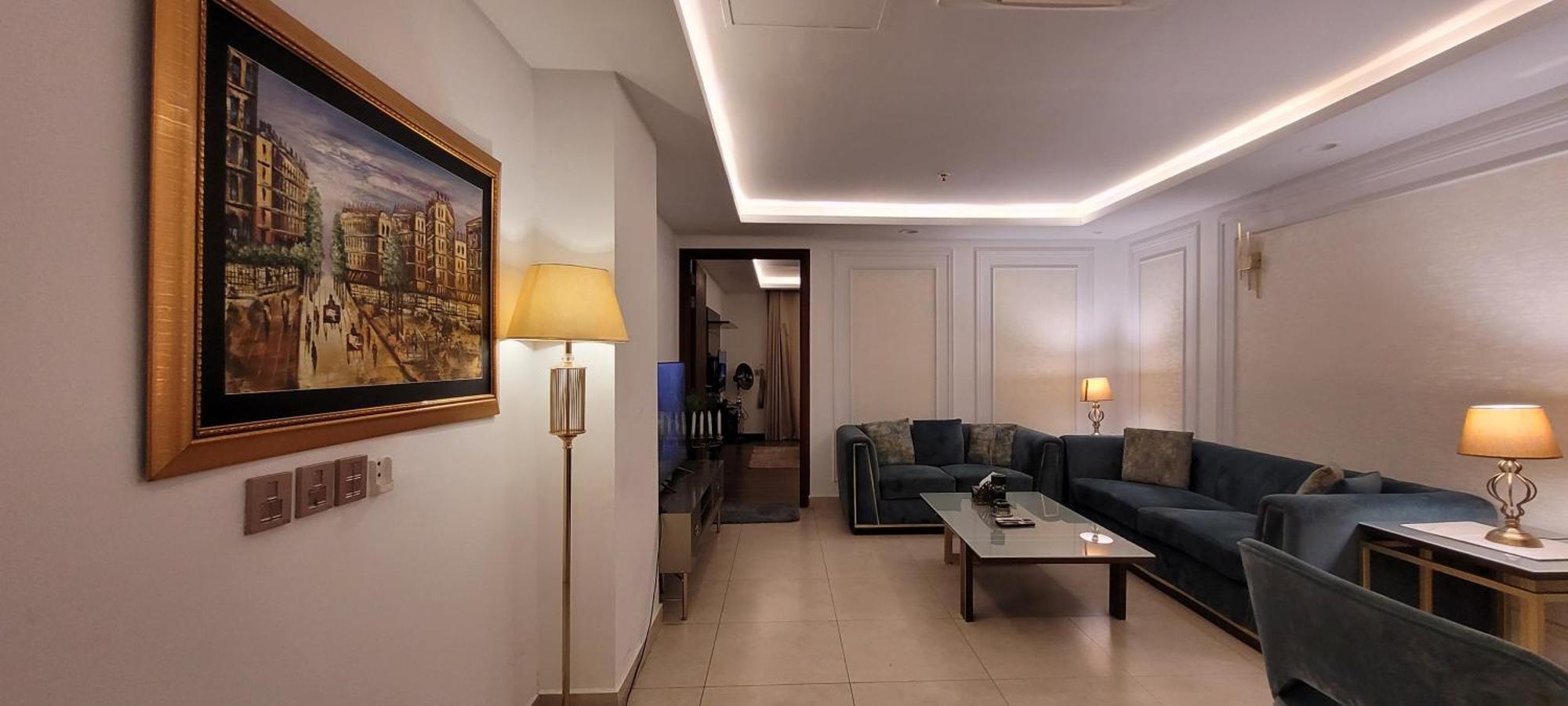 Goldcrest Luxury Apartments Лахор Екстериор снимка