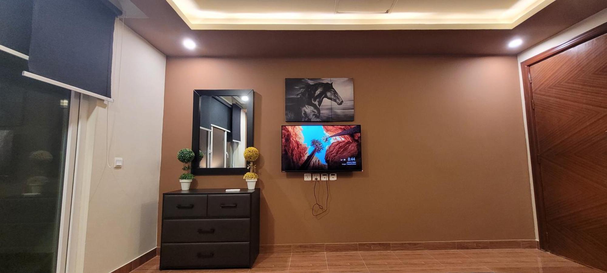 Goldcrest Luxury Apartments Лахор Екстериор снимка