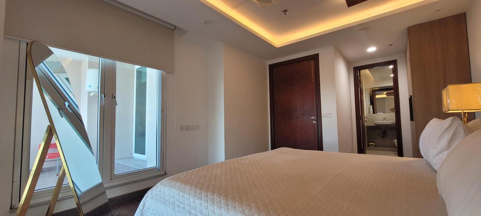 Goldcrest Luxury Apartments Лахор Екстериор снимка