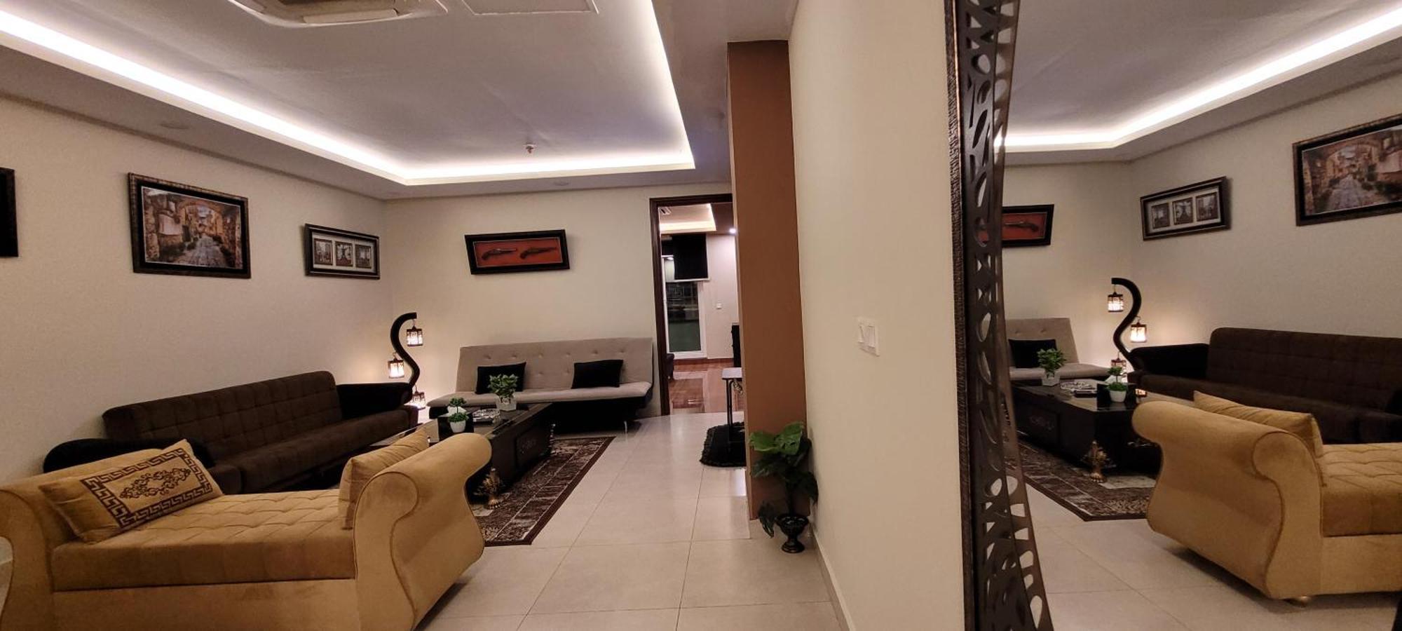 Goldcrest Luxury Apartments Лахор Екстериор снимка