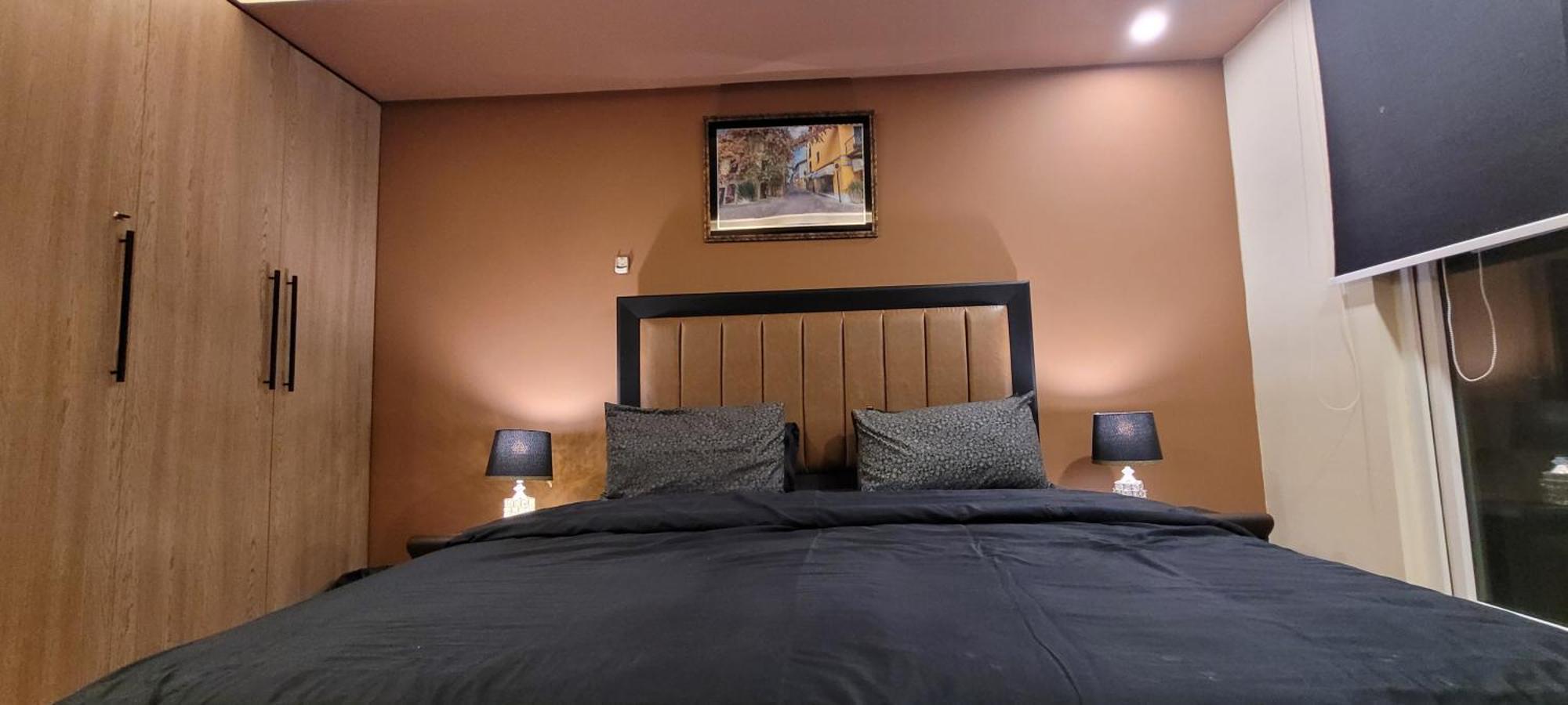 Goldcrest Luxury Apartments Лахор Екстериор снимка