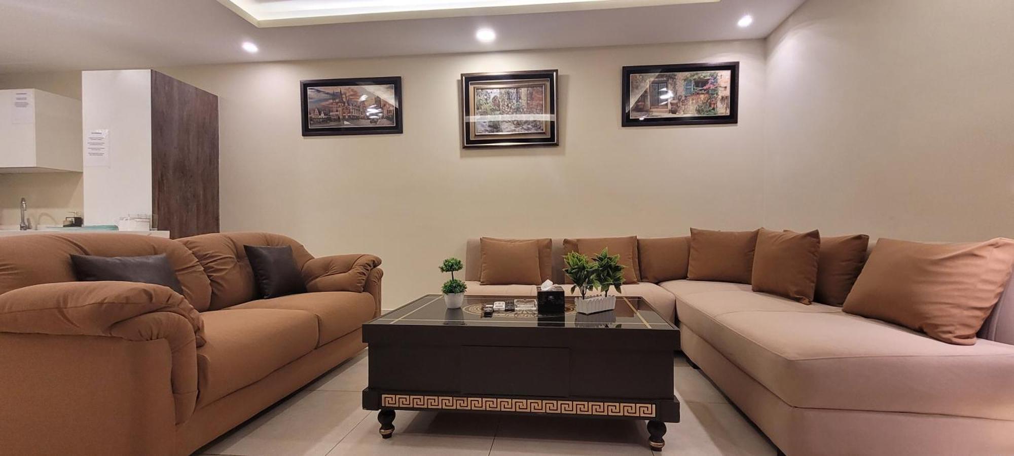Goldcrest Luxury Apartments Лахор Екстериор снимка
